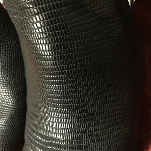 Size 7 1/2 - Picture 3 of 12